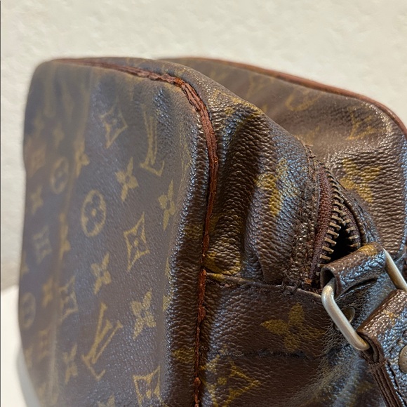Louis Vuitton Vintage Monogram Crossbody Bag Leather - Picture 14 of 14